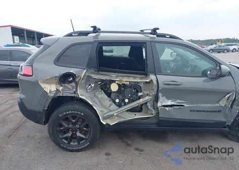 2019 Jeep Cherokee Upland 4X4 from USA, damaged, VIN 1C4PJMCX3KD448868